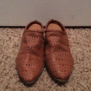Universal Thread mules